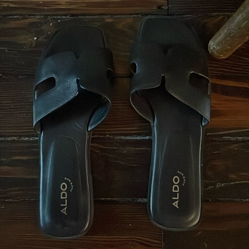 Aldo Black Itsandal size 7.5
